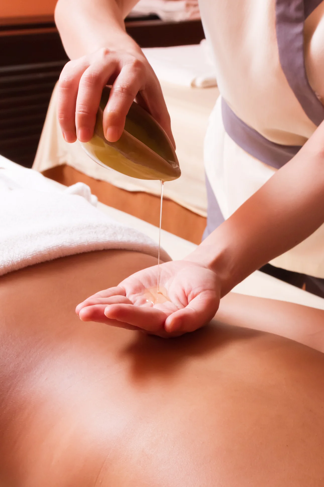 Therapeutic Massage with ARNICA Oil